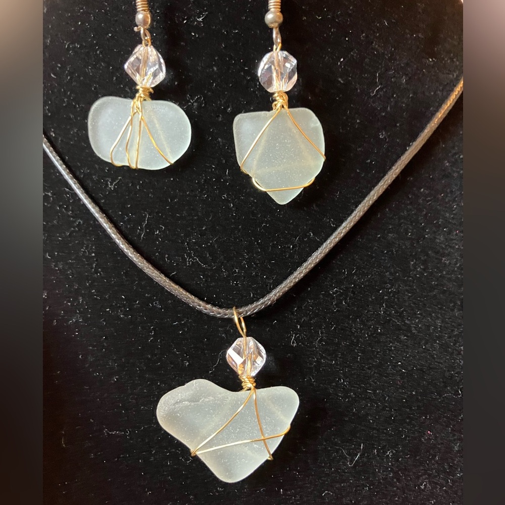 #36 handmade seagalss necklace set